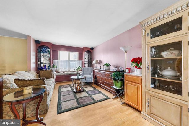 4 BRIGHTON CT, Westampton, NJ 08060