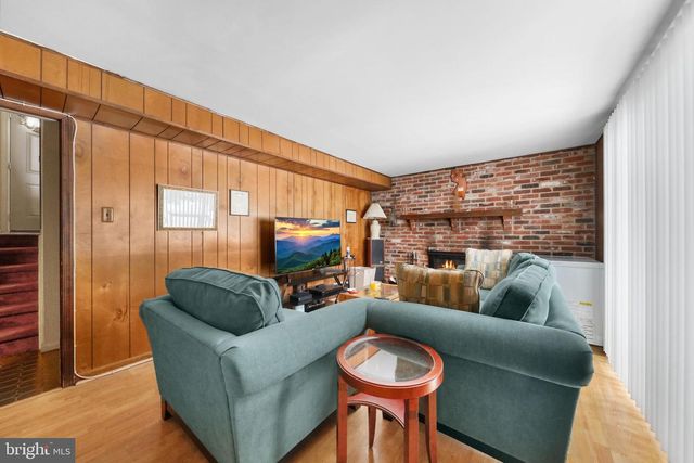 4 BRIGHTON CT, Westampton, NJ 08060