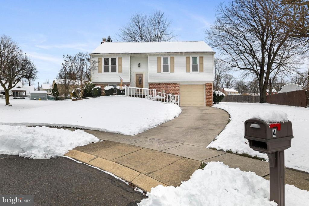 4 BRIGHTON CT, Westampton, NJ 08060
