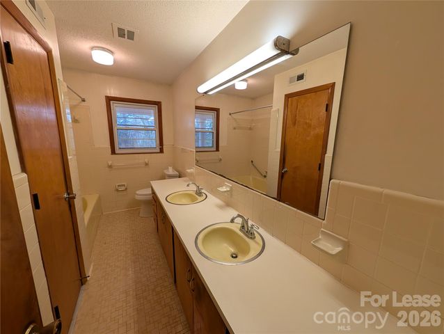 805 Edgewood Road, Bessemer City, NC 28016