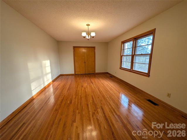 805 Edgewood Road, Bessemer City, NC 28016