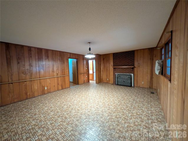 805 Edgewood Road, Bessemer City, NC 28016