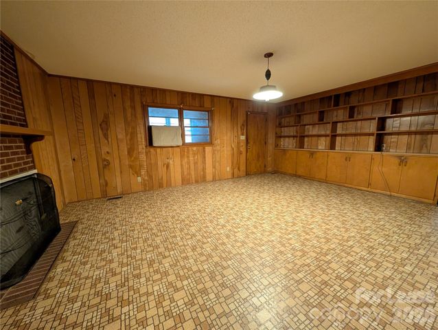 805 Edgewood Road, Bessemer City, NC 28016