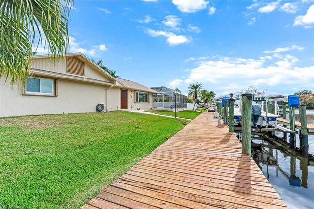 2151 Cape WAY, North Fort Myers, FL 33917