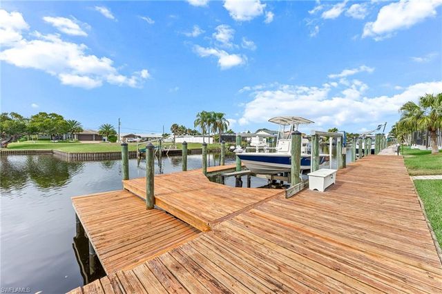 2151 Cape WAY, North Fort Myers, FL 33917