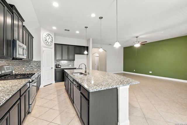 2904 MISTYWOOD LN, Schertz, TX 78108