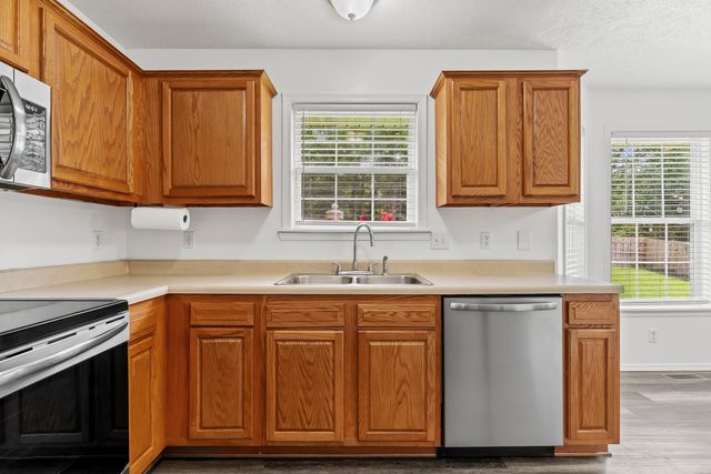 968 S Redwood Street, Nixa, MO 65714