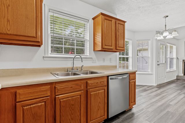 968 S Redwood Street, Nixa, MO 65714
