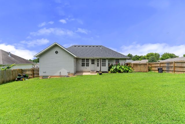968 S Redwood Street, Nixa, MO 65714