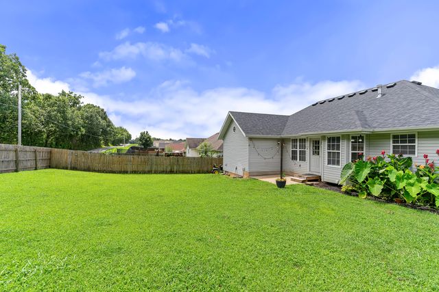 968 S Redwood Street, Nixa, MO 65714