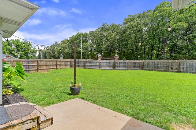 968 S Redwood Street, Nixa, MO 65714