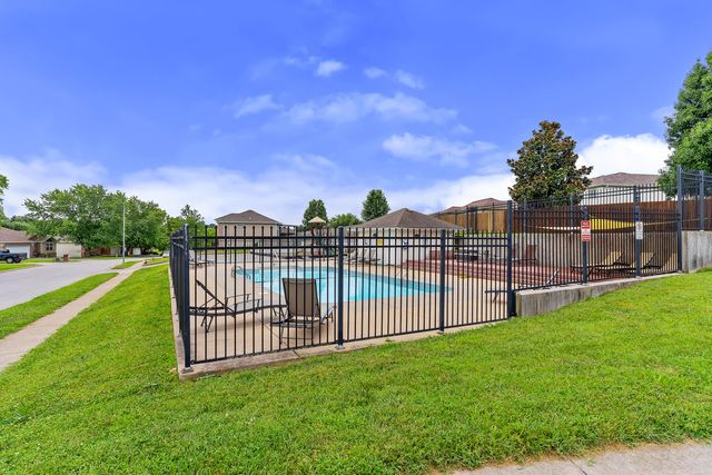 968 S Redwood Street, Nixa, MO 65714