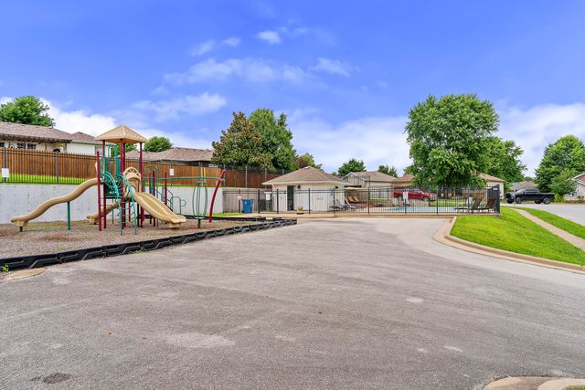 968 S Redwood Street, Nixa, MO 65714