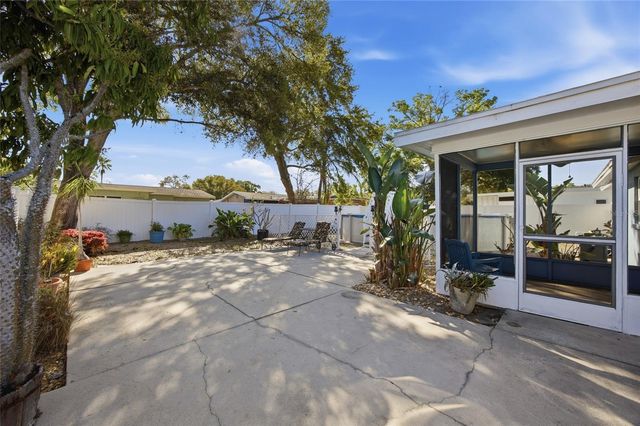 2217 LAUREN DRIVE, Largo, FL 33774