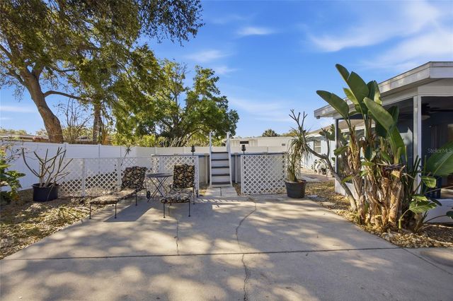 2217 LAUREN DRIVE, Largo, FL 33774