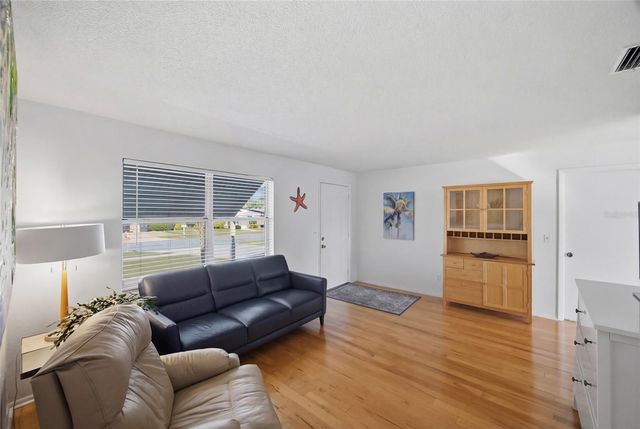 2217 LAUREN DRIVE, Largo, FL 33774