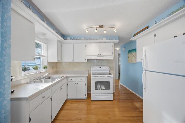 2217 LAUREN DRIVE, Largo, FL 33774