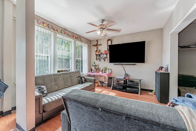 4950 S Marshfield Avenue, Chicago, IL 60609
