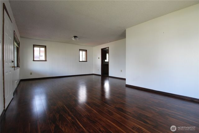 359 SW 9th, Chehalis, WA 98532