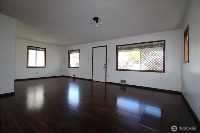 359 SW 9th, Chehalis, WA 98532