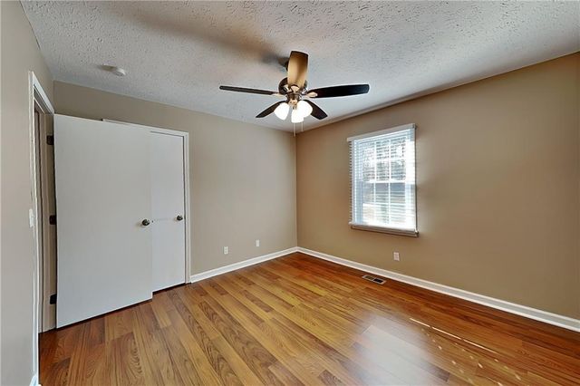 1606 Shadowbrook Drive, Acworth, GA 30102