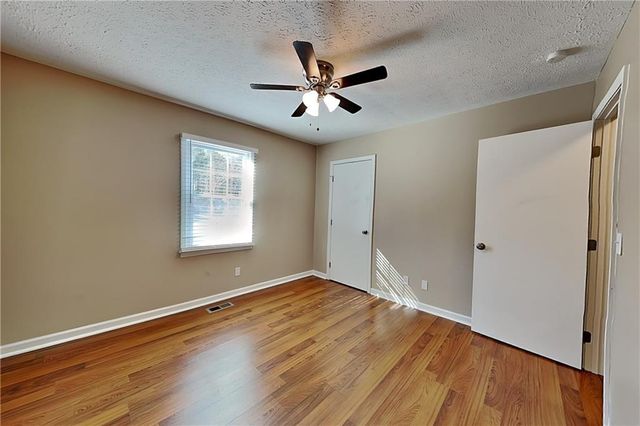 1606 Shadowbrook Drive, Acworth, GA 30102