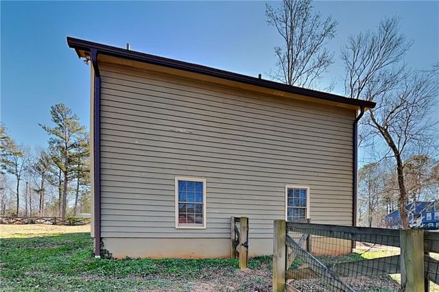 1606 Shadowbrook Drive, Acworth, GA 30102