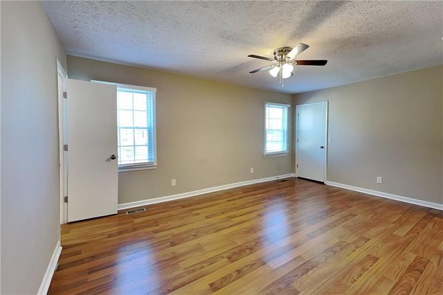 1606 Shadowbrook Drive, Acworth, GA 30102