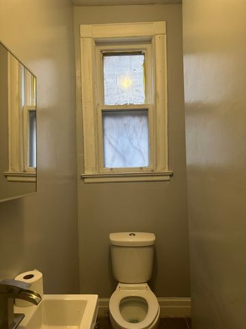 5822 W Washington Boulevard, Chicago, IL 60644