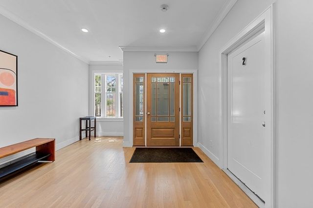 535 Newbury St. 1, Boston, MA 02215