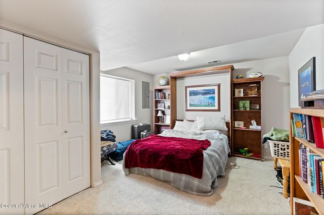 315 E TITANIUM CT, Post Falls, ID 83854