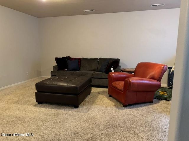 315 E TITANIUM CT, Post Falls, ID 83854