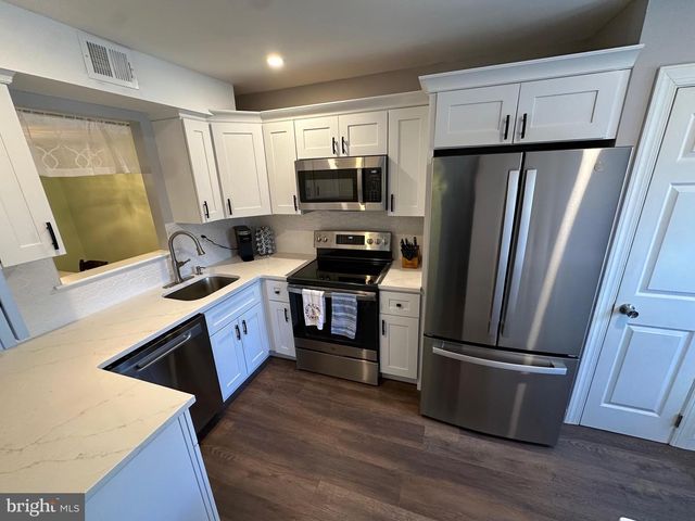 1259 LISA DR, Warrington, PA 18976