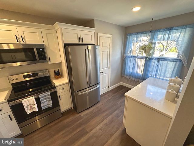 1259 LISA DR, Warrington, PA 18976