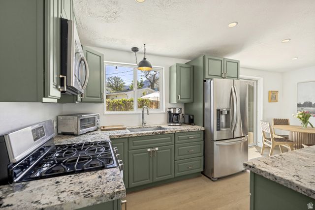 7067 S 2155 E, Cottonwood Heights, UT 84121