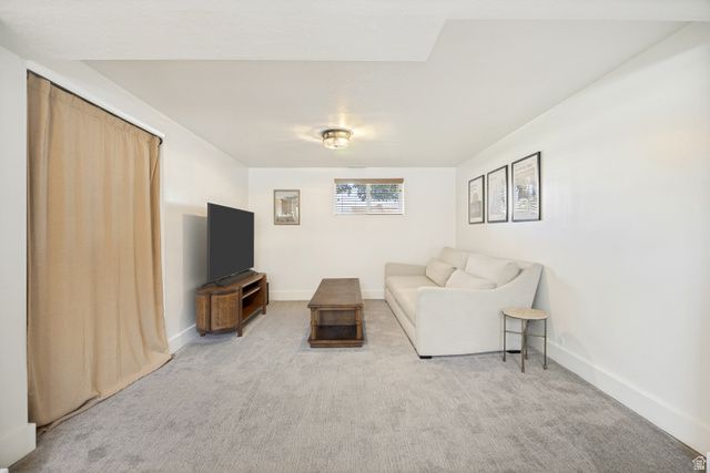 7067 S 2155 E, Cottonwood Heights, UT 84121