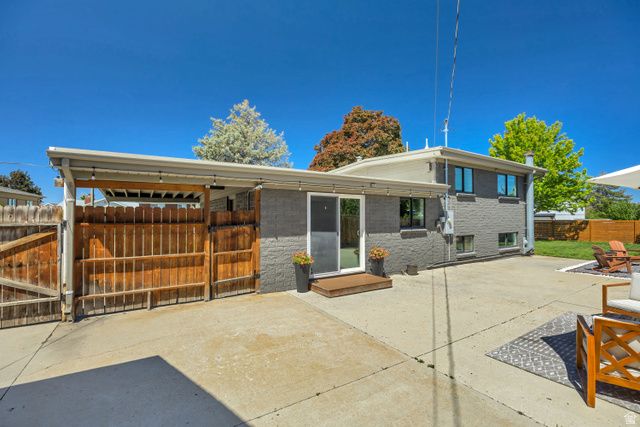7067 S 2155 E, Cottonwood Heights, UT 84121