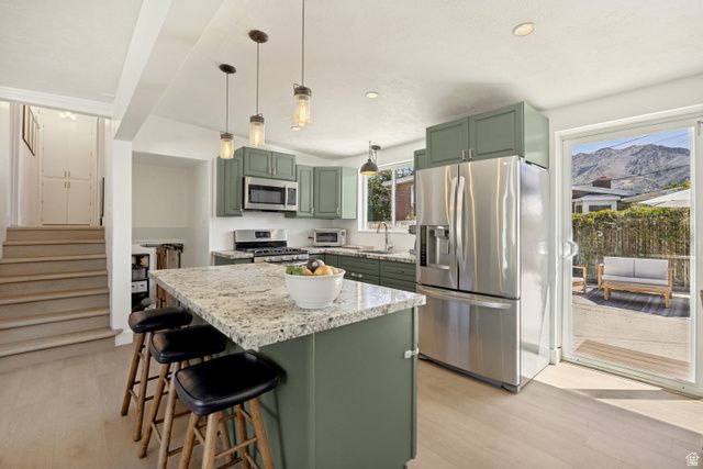 7067 S 2155 E, Cottonwood Heights, UT 84121