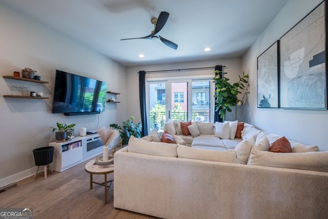 685 Vidalia Lane NW, Atlanta, GA 30318