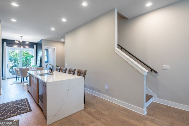 685 Vidalia Lane NW, Atlanta, GA 30318