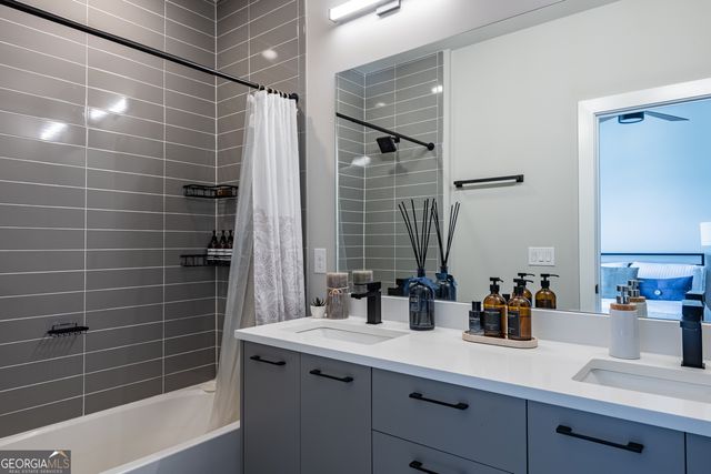 685 Vidalia Lane NW, Atlanta, GA 30318