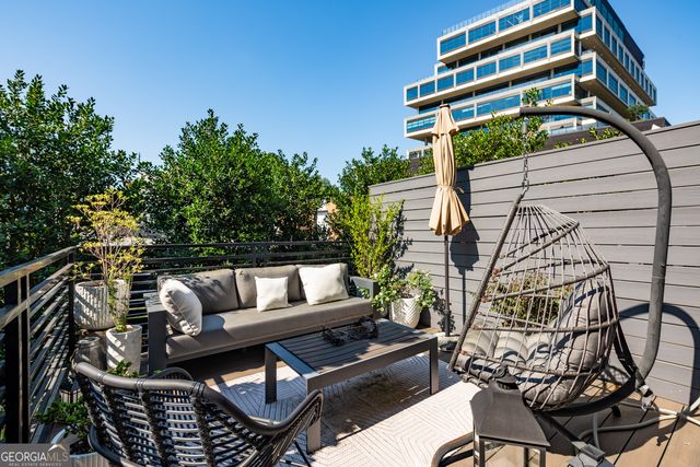 685 Vidalia Lane NW, Atlanta, GA 30318