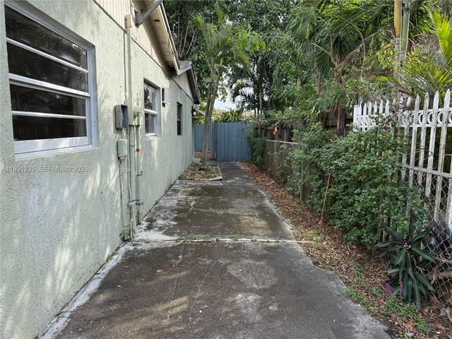 20001 NW 43rd Pl, Miami Gardens, FL 33055