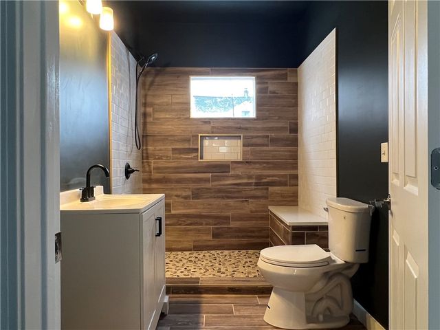 157 Grosvenor Avenue, East Providence, RI 02914