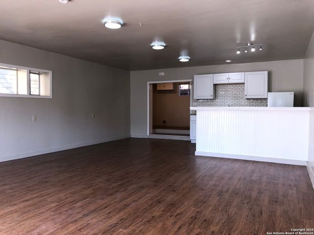 262 Ray Ave, San Antonio, TX 78204