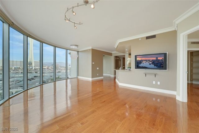 322 Karen Avenue 708, Las Vegas, NV 89109