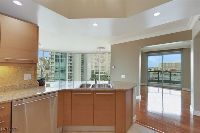 322 Karen Avenue 708, Las Vegas, NV 89109