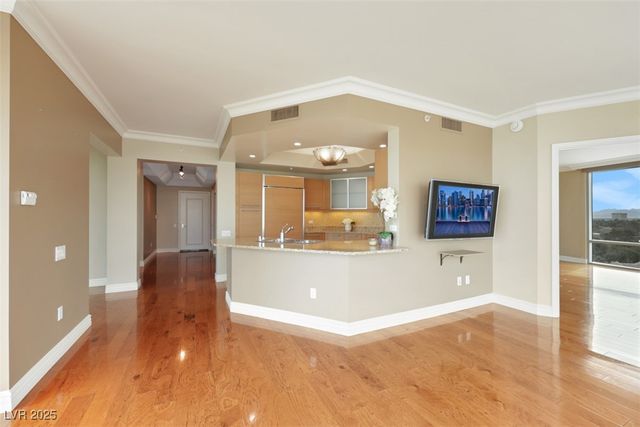 322 Karen Avenue 708, Las Vegas, NV 89109