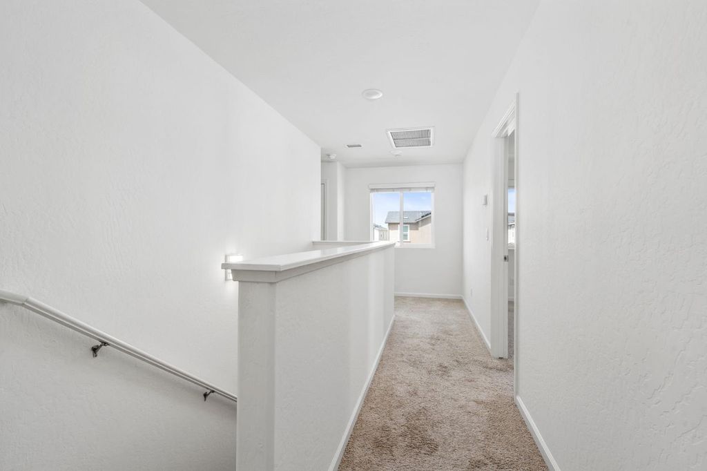 Image 18 of property listing at 6389 E Moscato Drive, Fresno, CA 93727