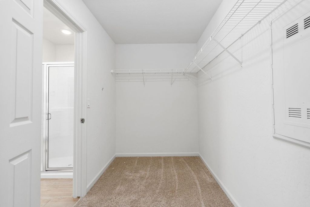 Image 22 of property listing at 6389 E Moscato Drive, Fresno, CA 93727